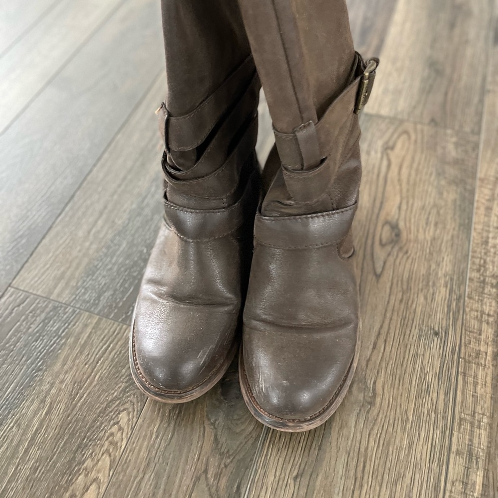 Brown boots